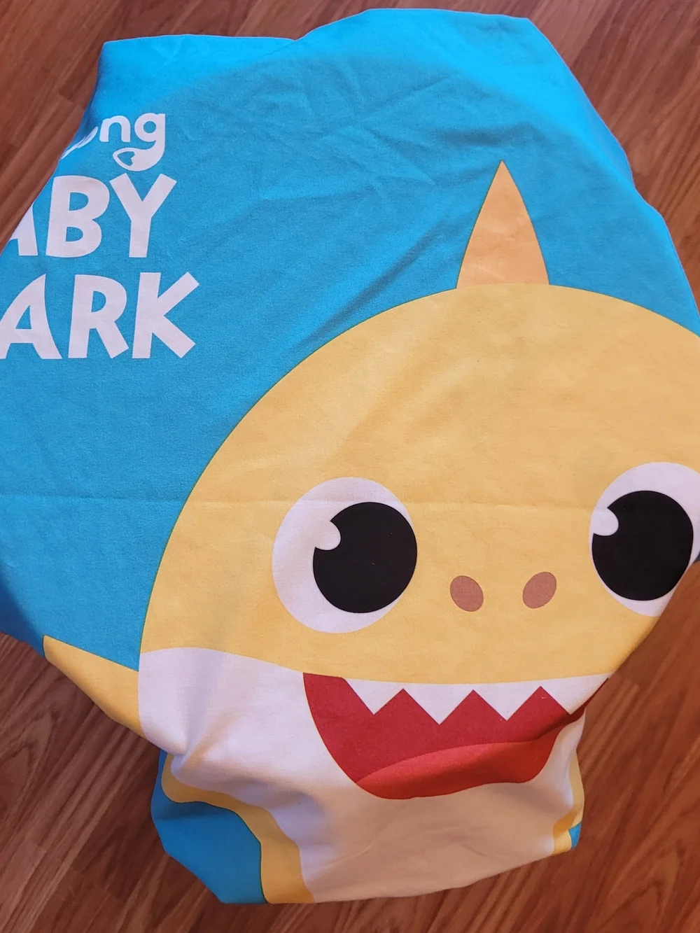 Pinkfong Baby Shark Tein Sheet Set - Bright Blue, Orange, Green